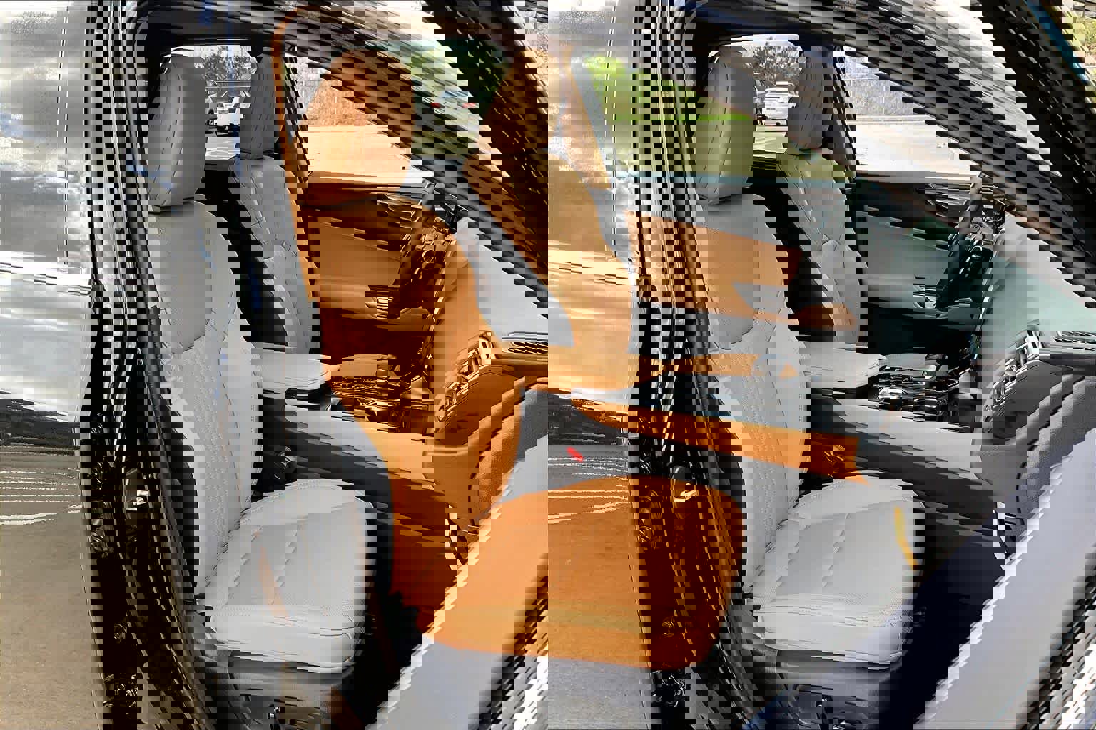 Used 2025 Lexus NX 250 FWD w/ Towing Package (2000 Lbs) image 9