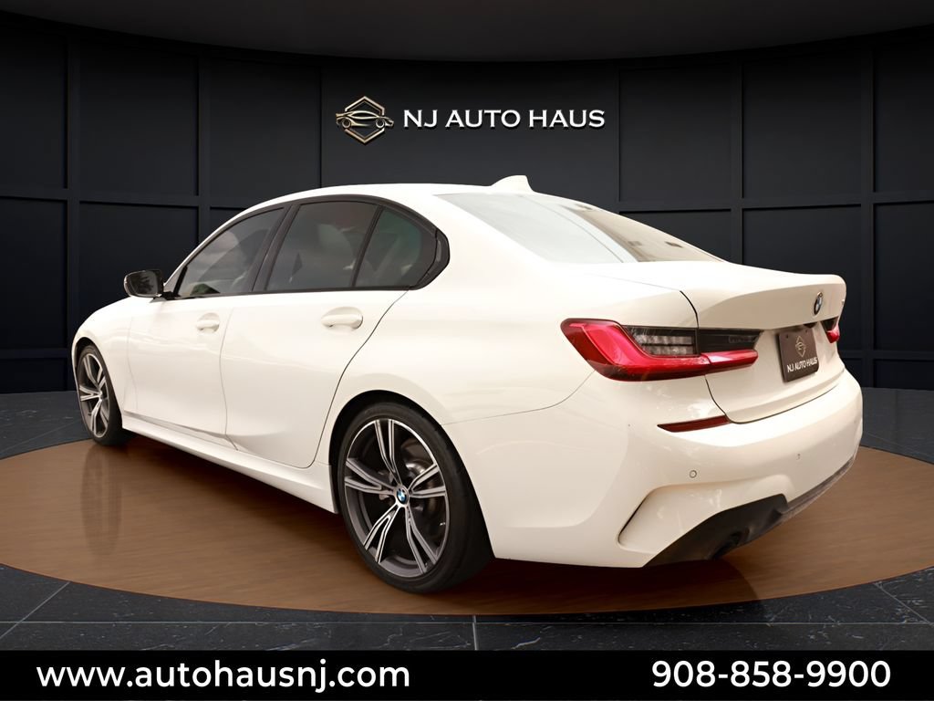 Used 2020 BMW 330i Sedan w/ M Sport Package RWD image 11