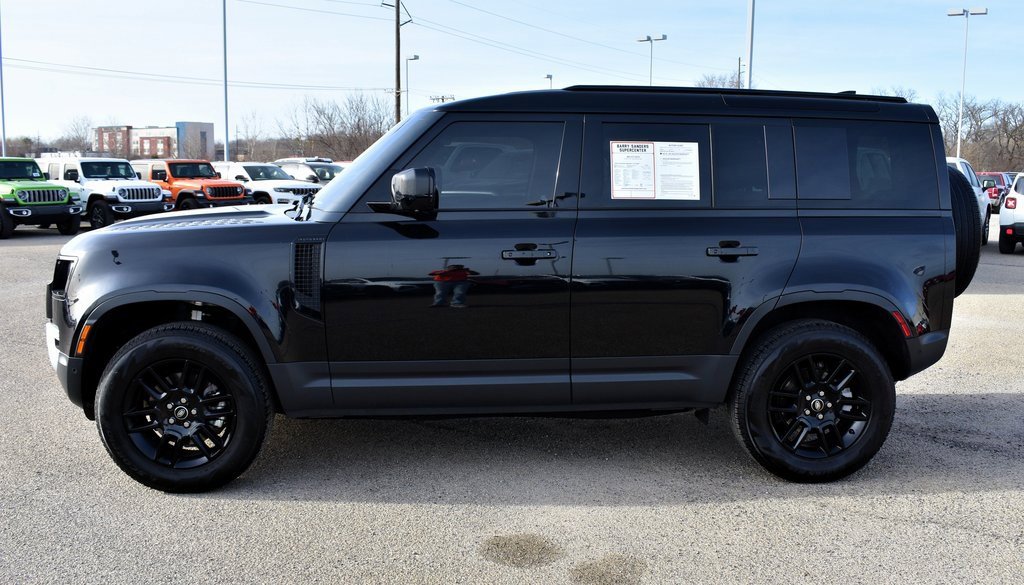 Used 2025 Land Rover Defender 110 S image 5