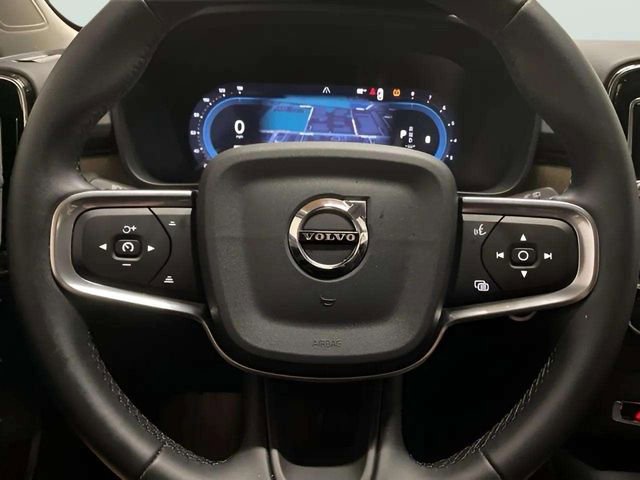 Used 2025 Volvo XC40 B5 Plus AWD/4WD image 46