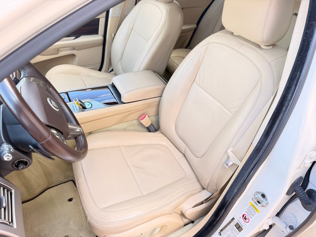 Used 2010 Jaguar XF Premium RWD image 11