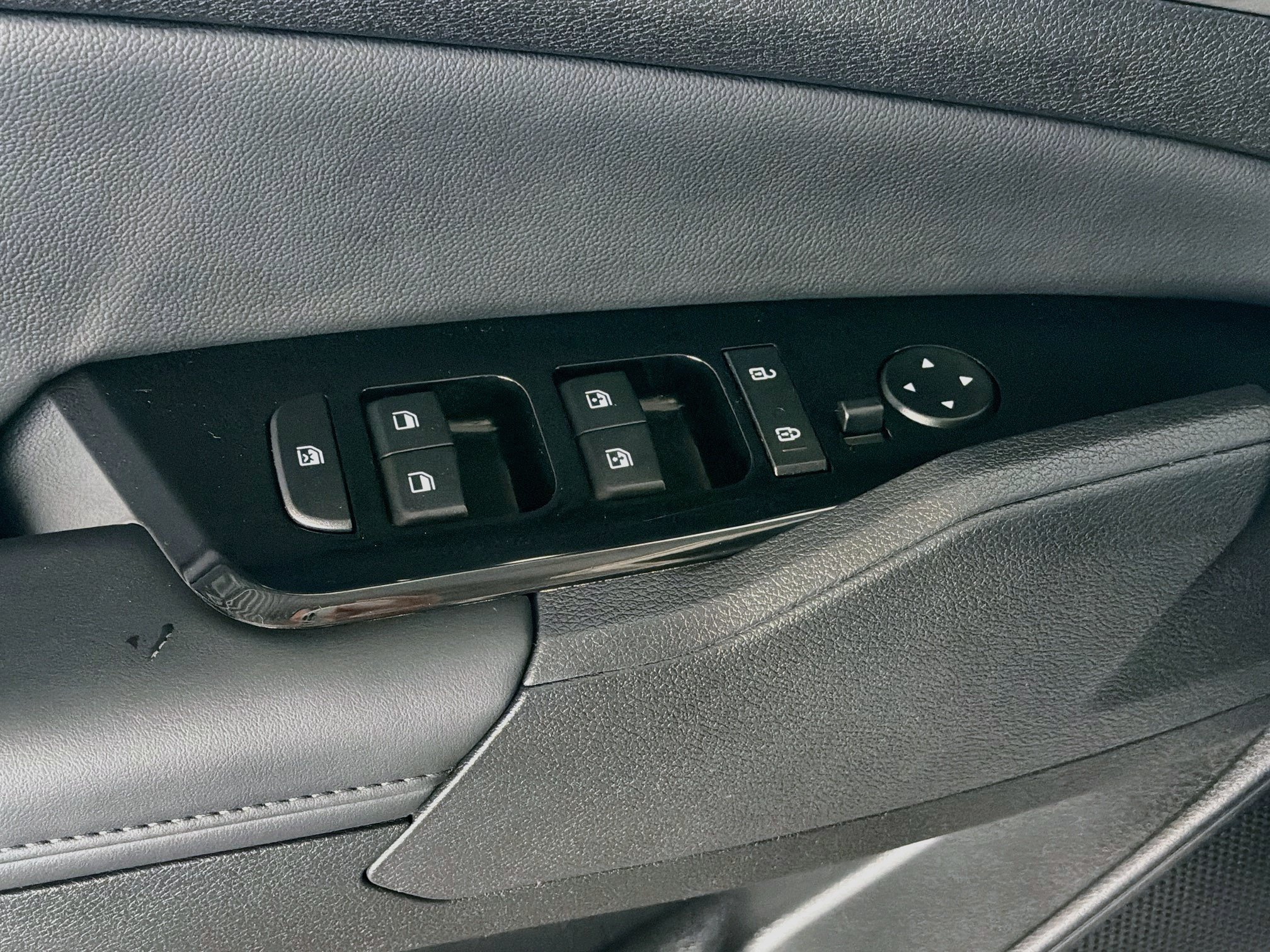 Used 2025 Kia Sportage X-Line AWD/4WD image 15