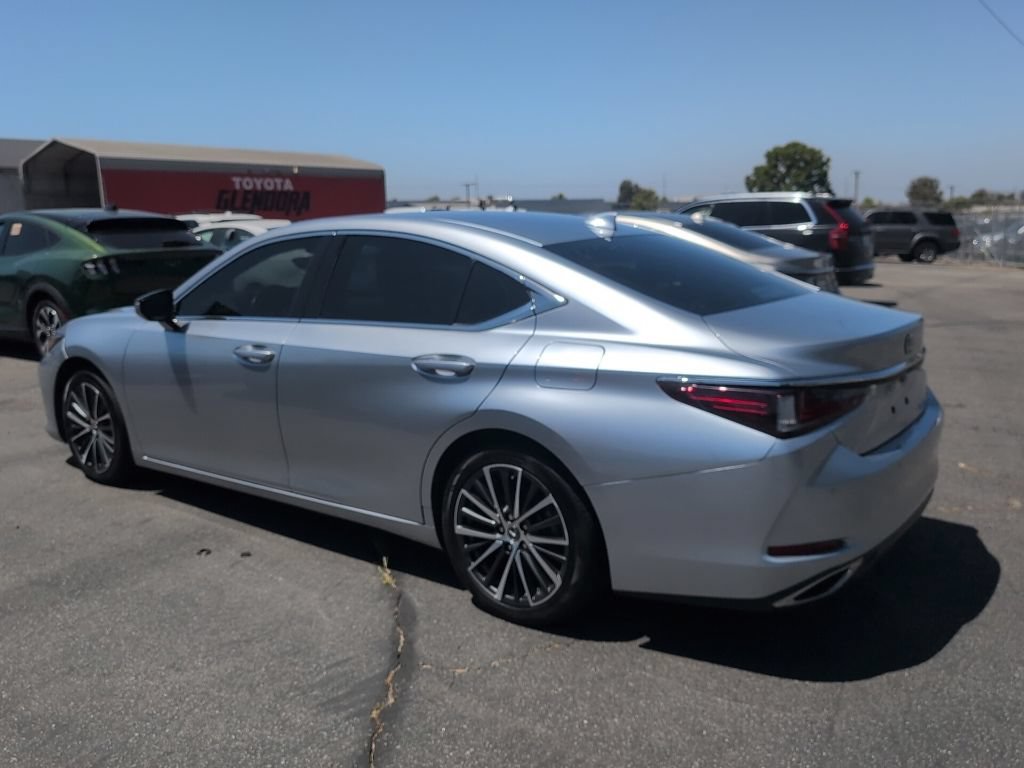 Used 2023 Lexus ES 350 w/ Premium Package FWD image 7