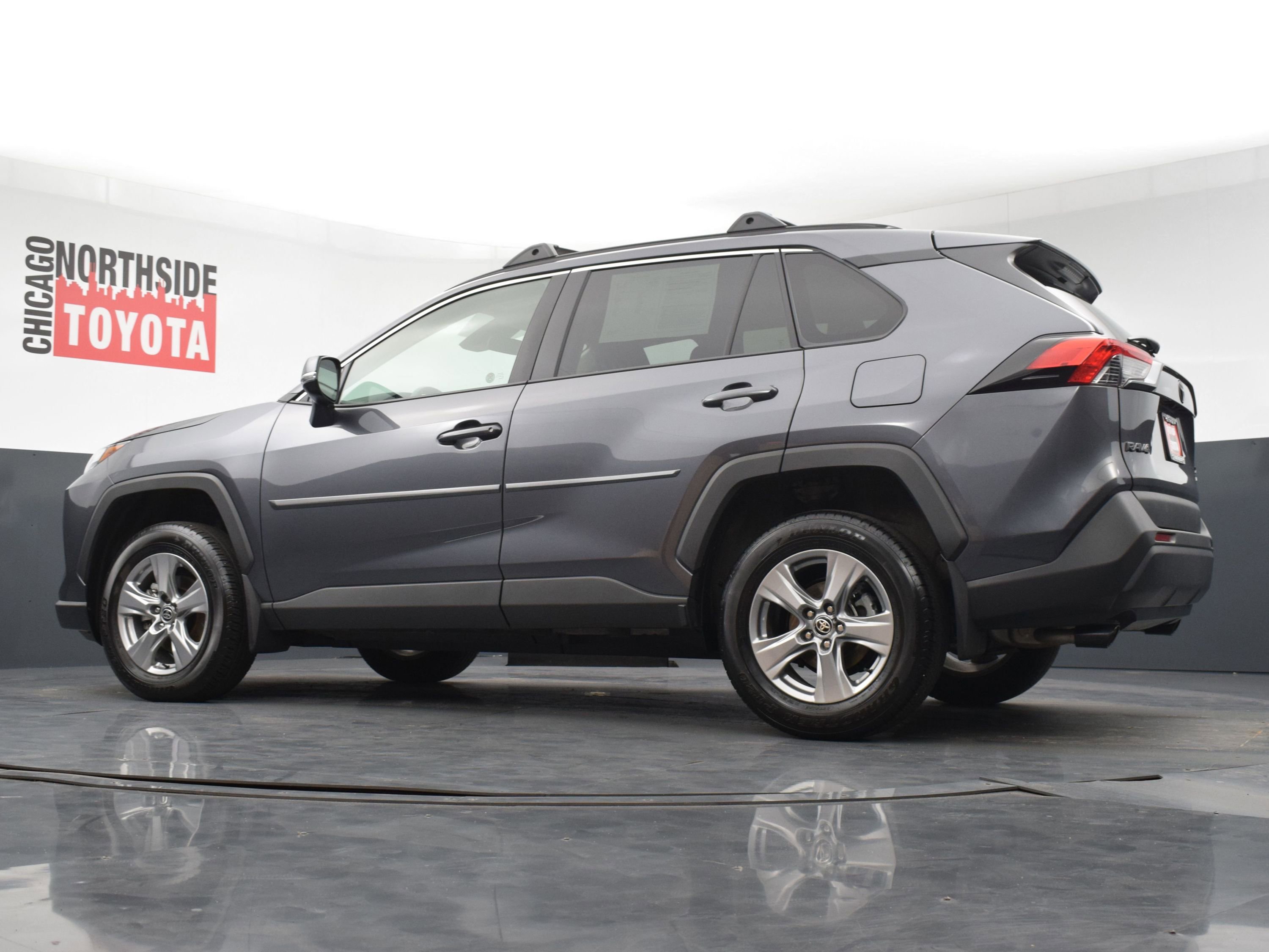 Used 2025 Toyota RAV4 XLE AWD/4WD image 25