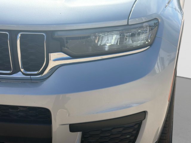 Used 2025 Jeep Grand Cherokee L Laredo AWD/4WD image 10