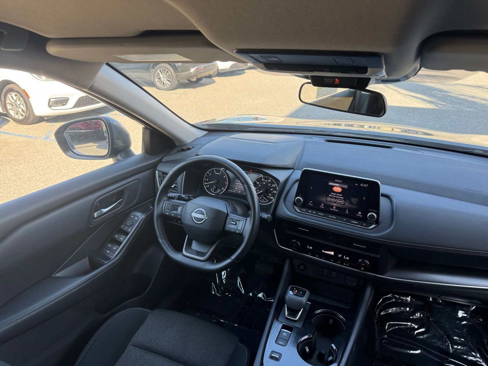 Used 2025 Nissan Rogue SV FWD image 36