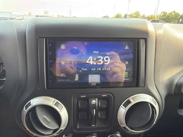 Used 2015 Jeep Wrangler Unlimited Sahara w/ Dual Top Group AWD/4WD image 8