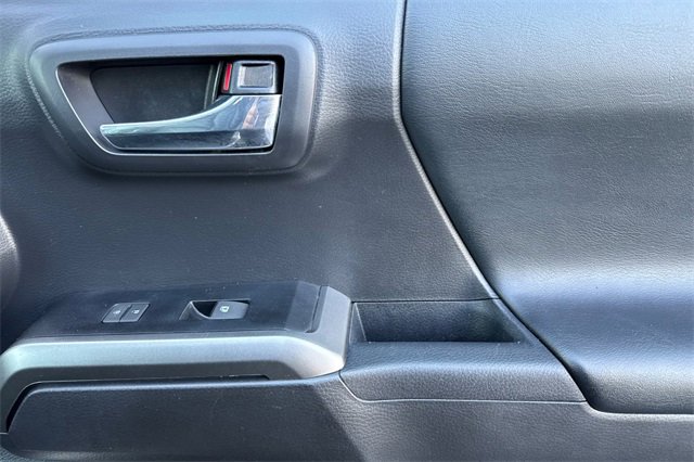 Used 2022 Toyota Tacoma Limited image 21