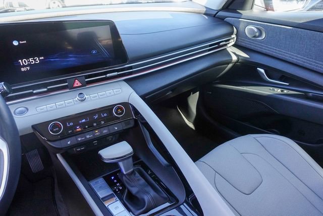 Used 2021 Hyundai Elantra Limited image 22