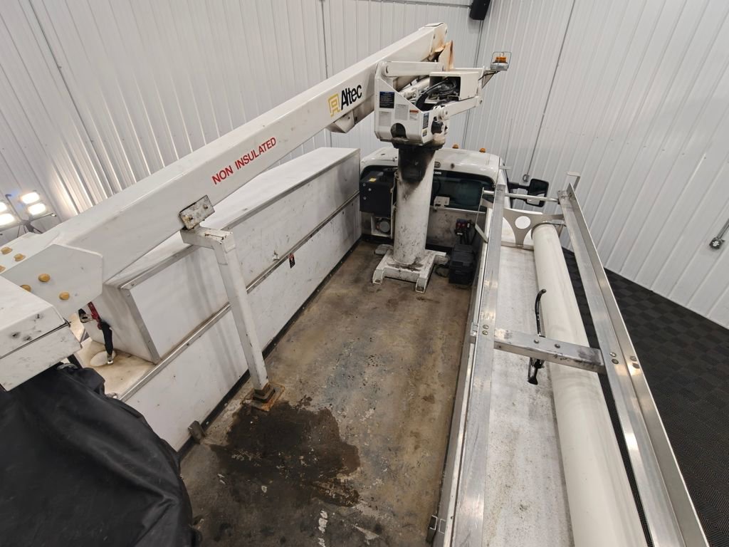 Used 2014 Ford F450 XL w/ Snow Plow Prep Package image 39