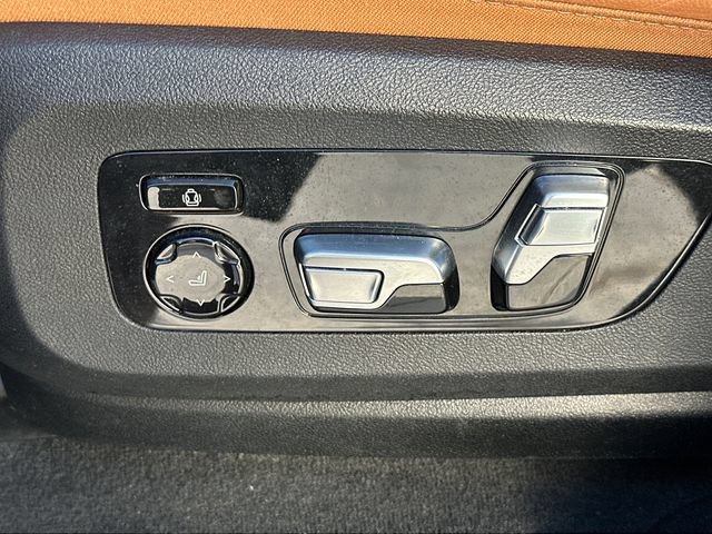 Used 2022 BMW X6 xDrive40i w/ Executive Package AWD/4WD image 20