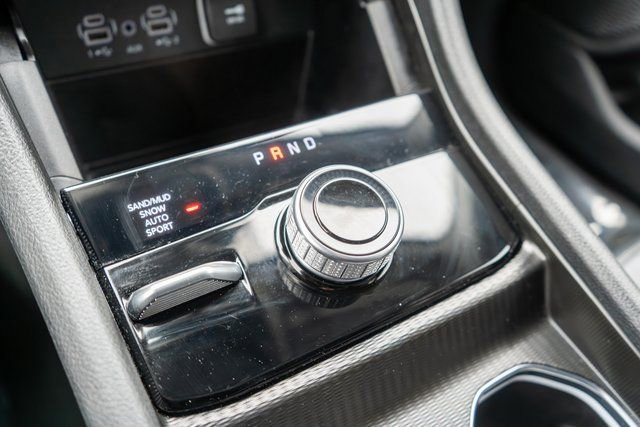 Used 2024 Jeep Grand Cherokee Limited AWD/4WD image 33