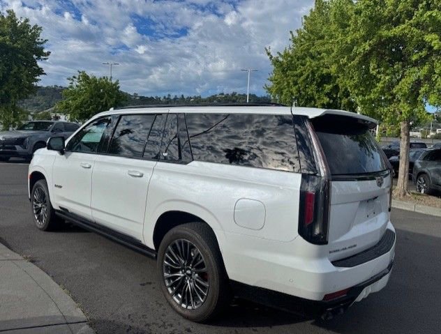 Used 2023 Cadillac Escalade ESV V image 8