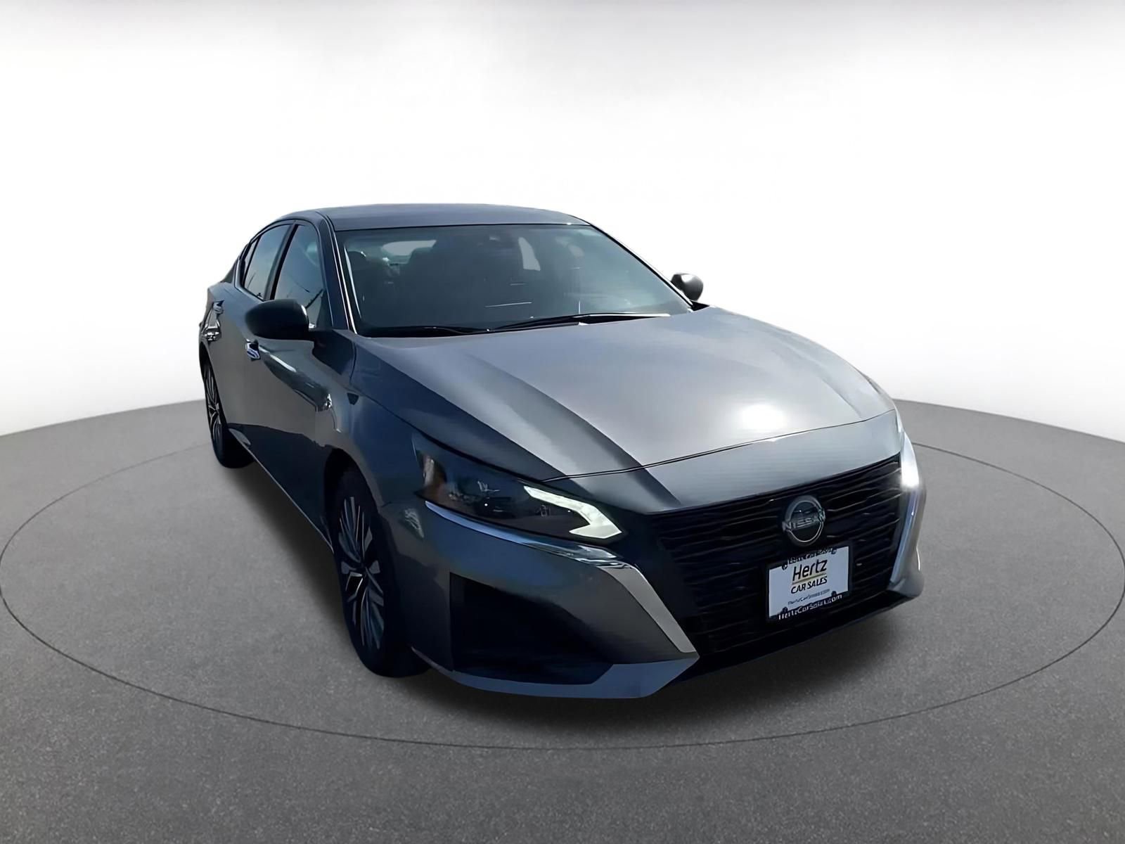 Used 2025 Nissan Altima 2.5 SV image 3