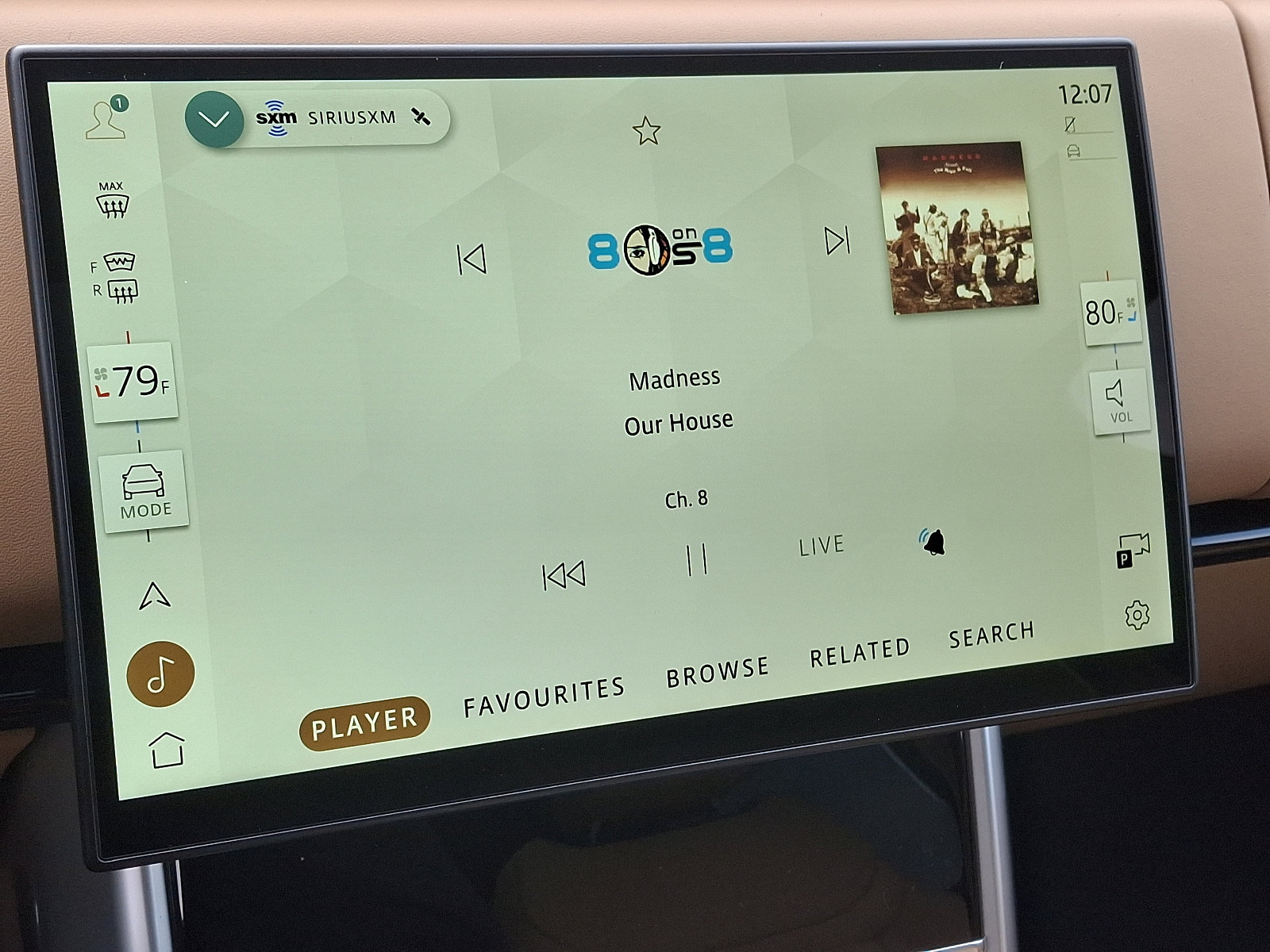 New 2025 Land Rover Range Rover Long Wheelbase SE image 16