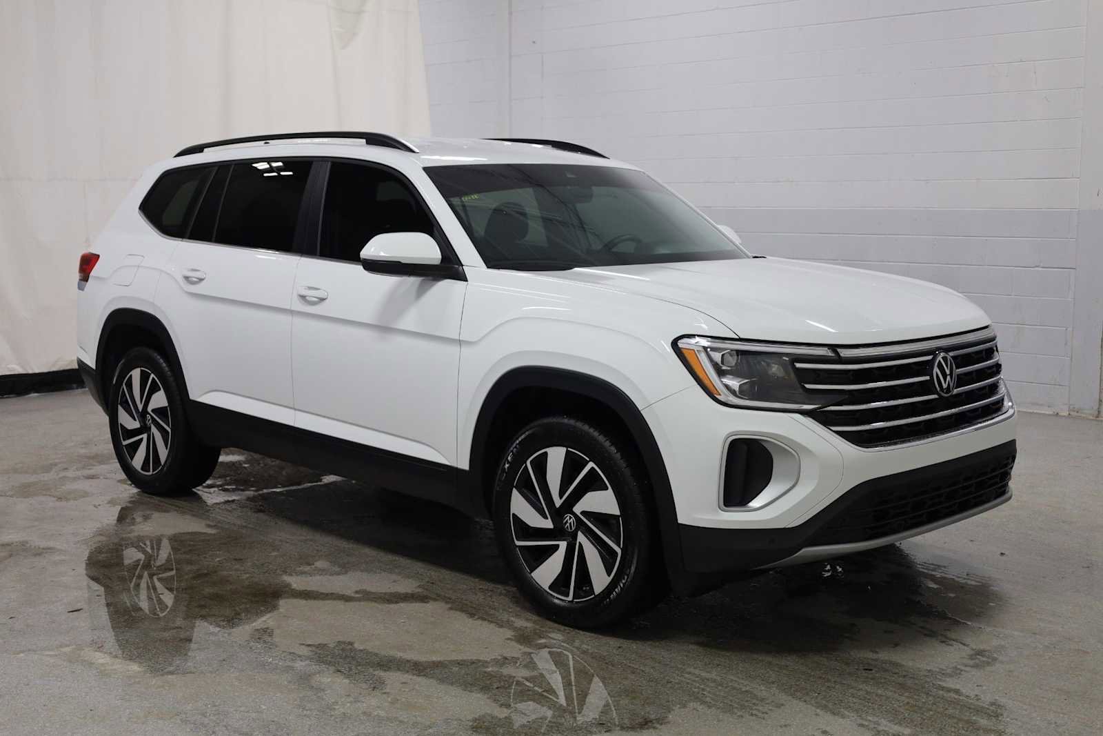 Used 2024 Volkswagen Atlas SE image 13