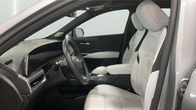 Used 2025 Cadillac XT4 Sport AWD/4WD image 15
