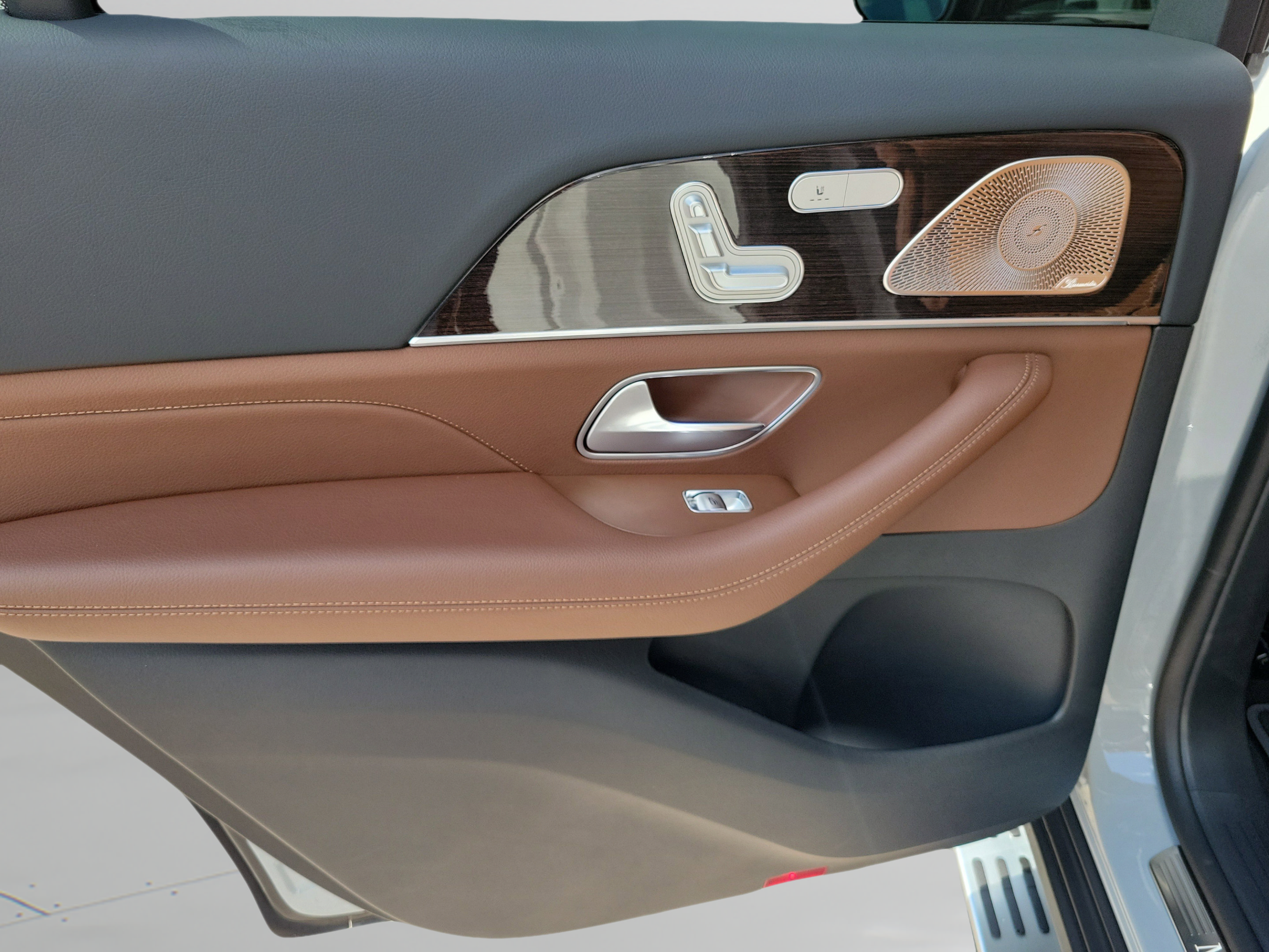 New 2026 Mercedes-Benz GLS 450 4MATIC image 5