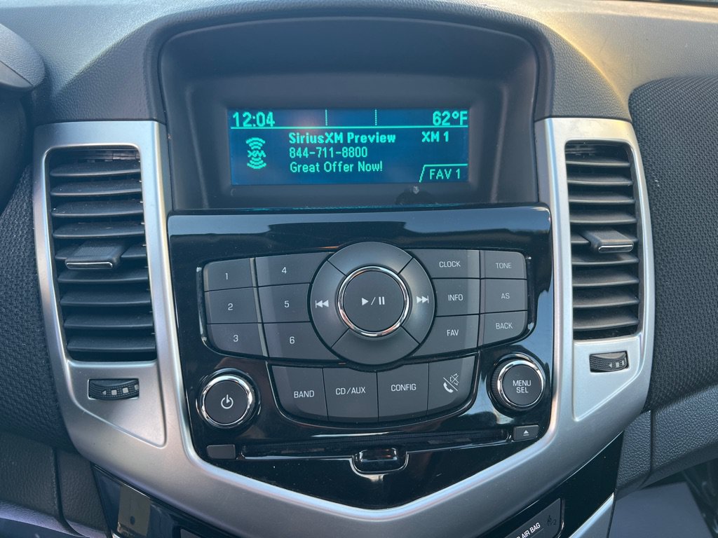Used 2015 Chevrolet Cruze LT FWD image 29