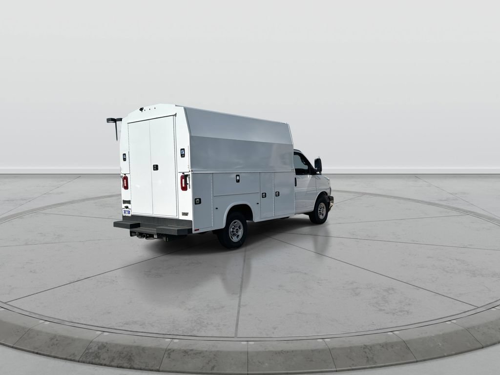 New 2025 GMC Savana 3500 w/ Power Convenience Package RWD image 8