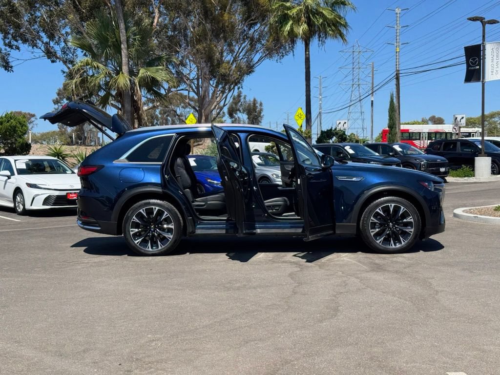 Certified 2024 MAZDA CX-90 Plug-In Hybrid w/ Premium Pkg AWD/4WD image 30