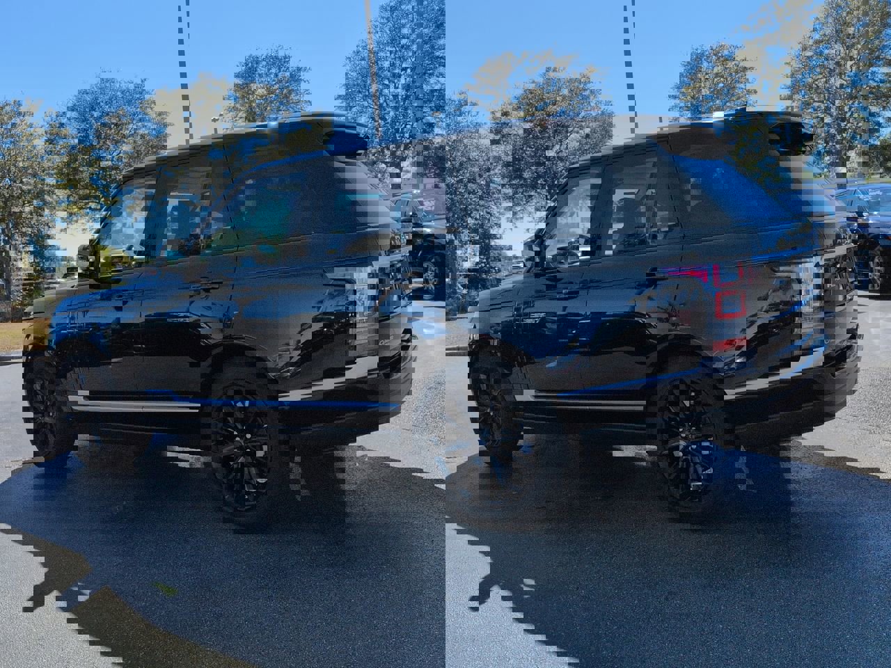 Used 2017 Land Rover Range Rover HSE image 6