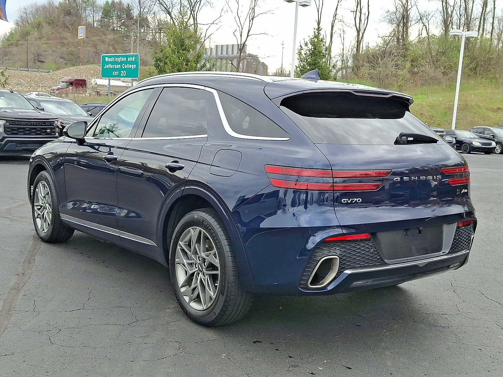 Used 2025 Genesis GV70 2.5T image 4