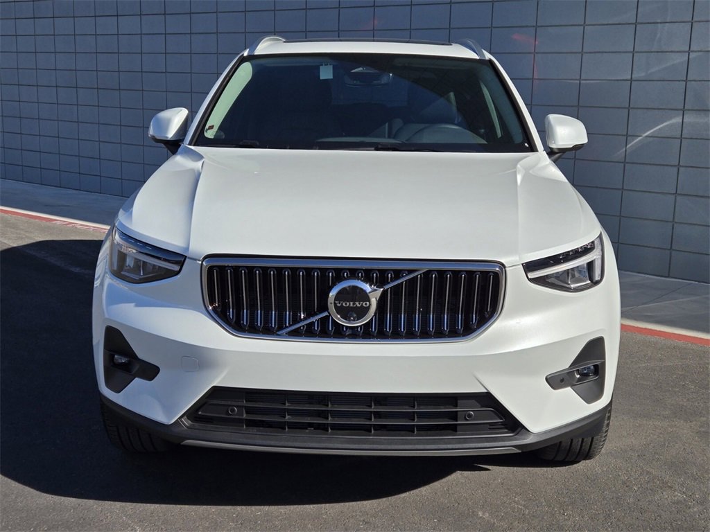 New 2025 Volvo XC40 B5 Plus w/ Climate Package image 5