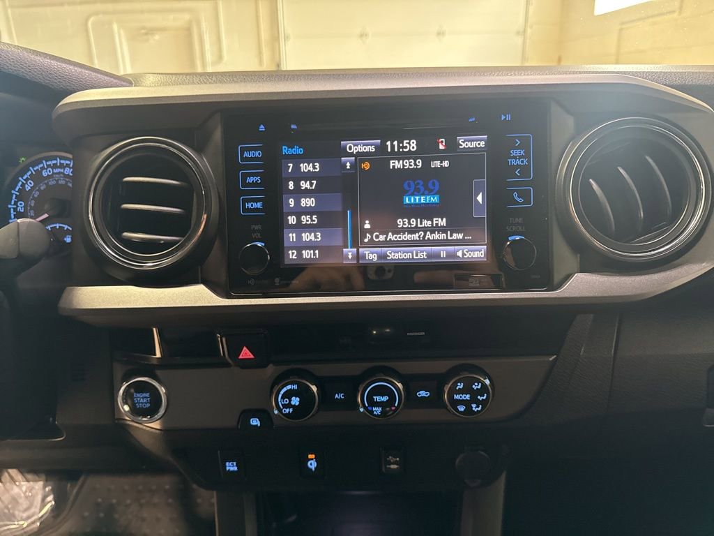 Used 2016 Toyota Tacoma TRD Off-Road w/ Towing Package RWD image 25