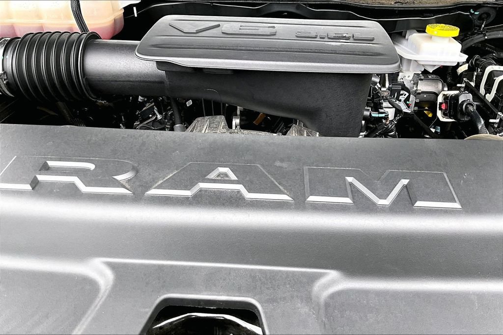 Used 2025 RAM 1500 Tradesman AWD/4WD image 32