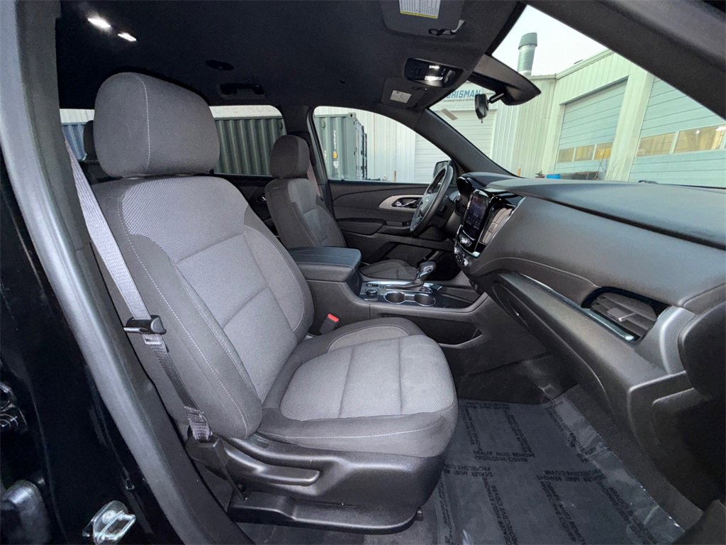 Used 2023 Chevrolet Traverse LT w/ LPO, Floor Liner Package image 25