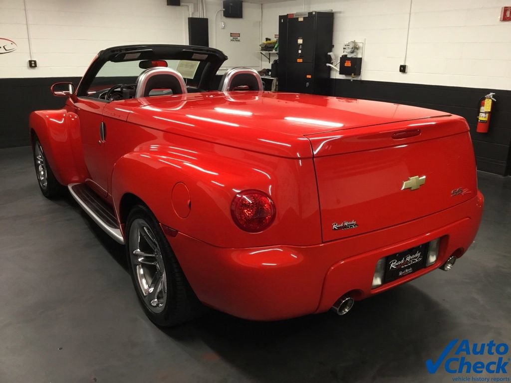 Used 2005 Chevrolet SSR w/ Preferred Equipment Group RWD image 7