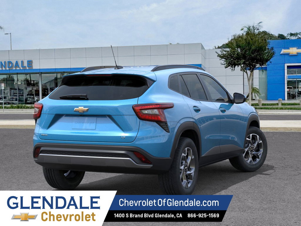 New 2026 Chevrolet Trax LT FWD image 2