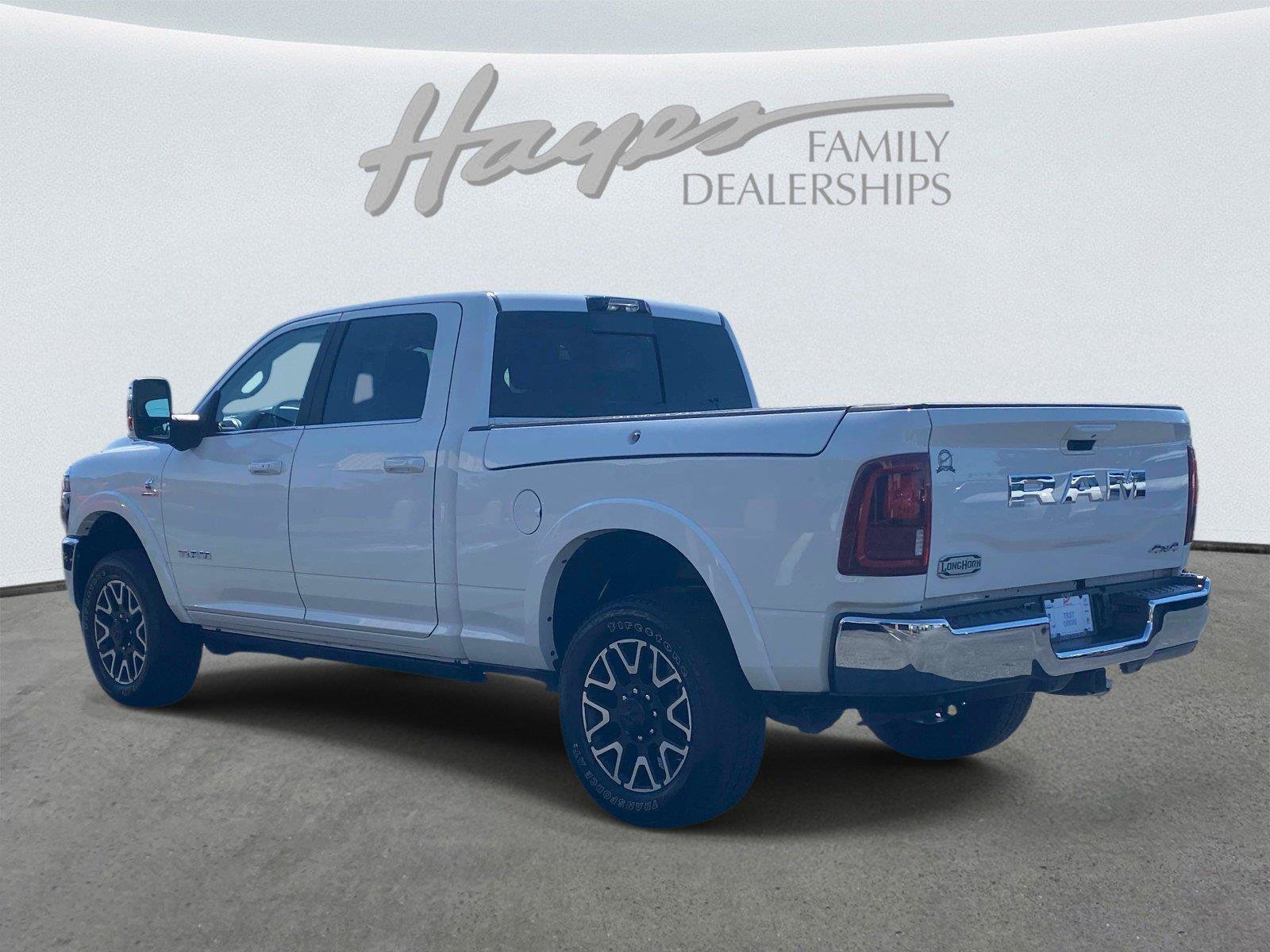 Used 2025 RAM 2500 Limited AWD/4WD image 8
