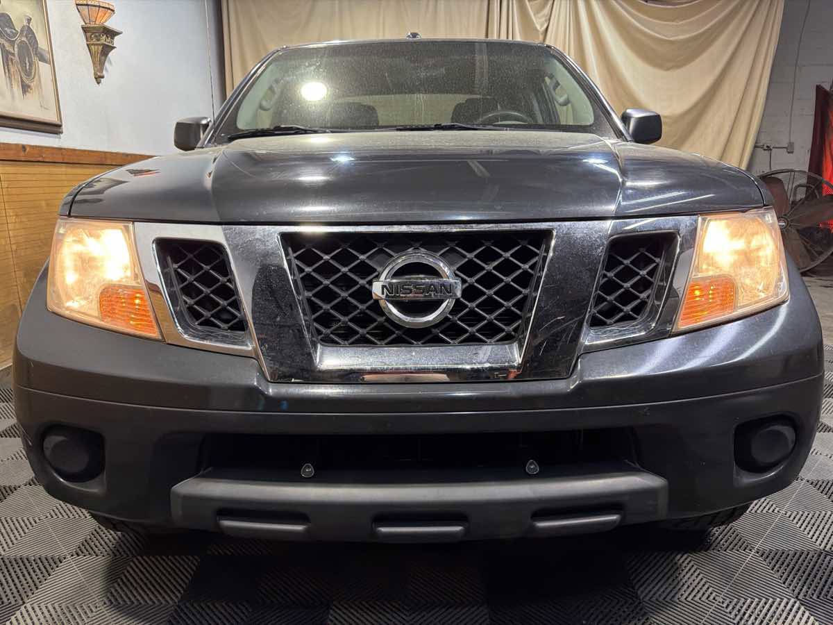 Used 2013 Nissan Frontier SV RWD image 3