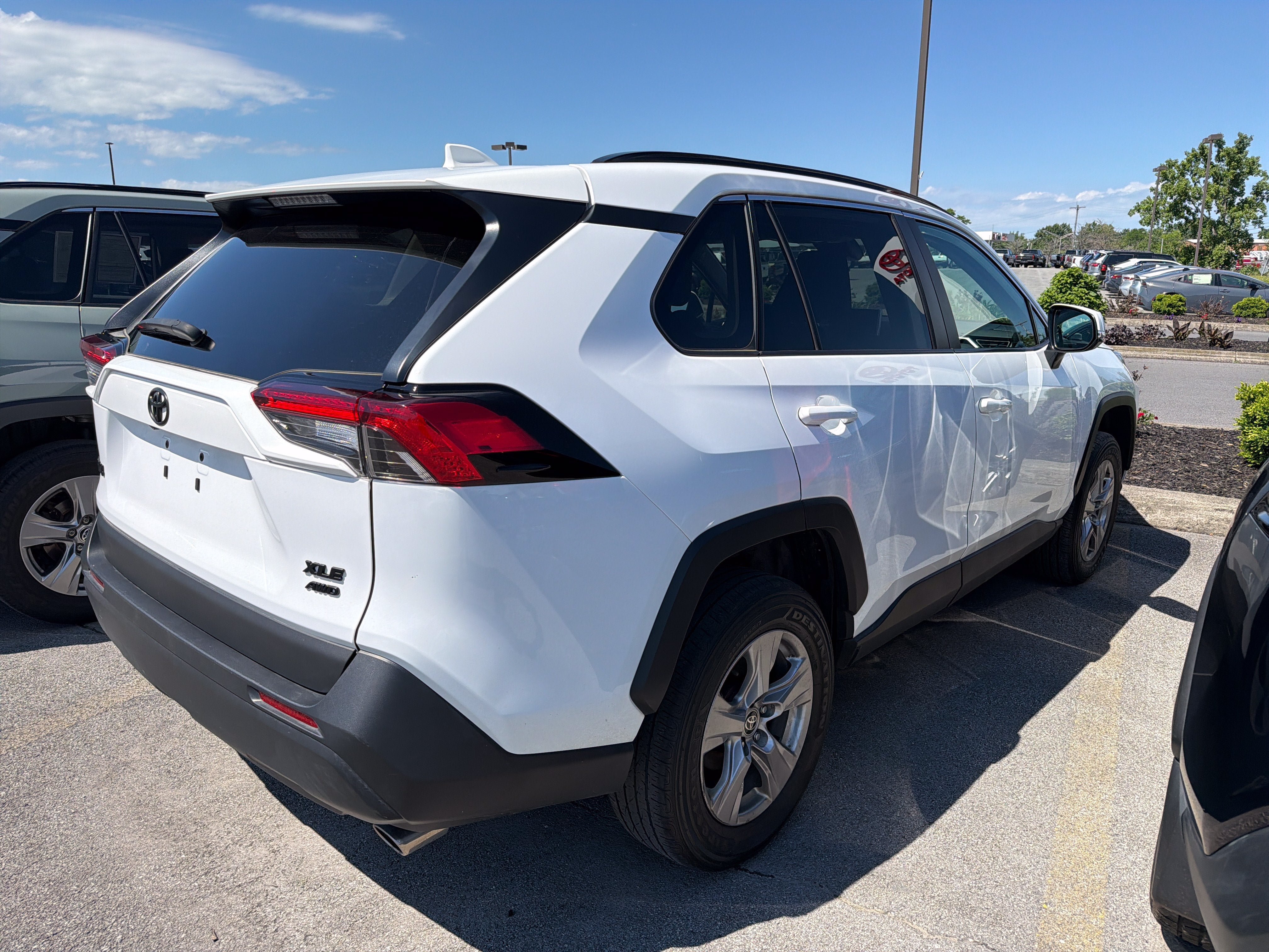 Used 2023 Toyota RAV4 XLE w/ Convenience Package AWD/4WD image 7