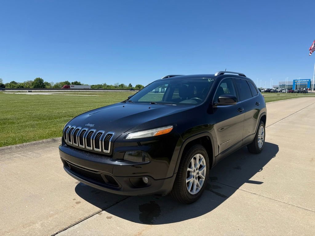 Used 2014 Jeep Cherokee Latitude w/ Cold Weather Group AWD/4WD image 9