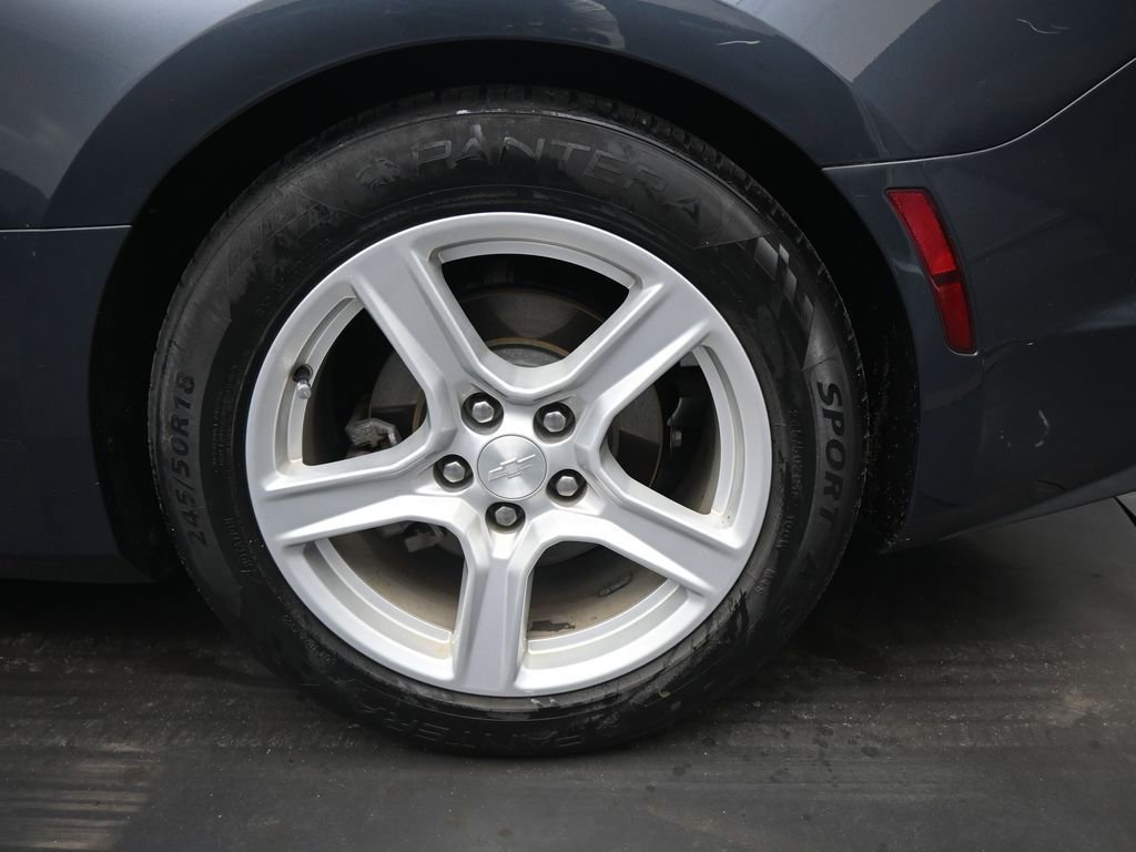 Used 2019 Chevrolet Camaro LT image 21