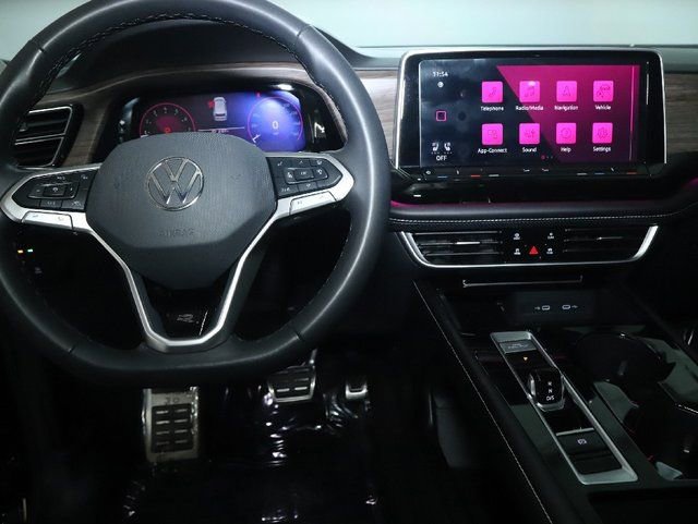 Used 2024 Volkswagen Atlas SEL Premium R-Line AWD/4WD image 33