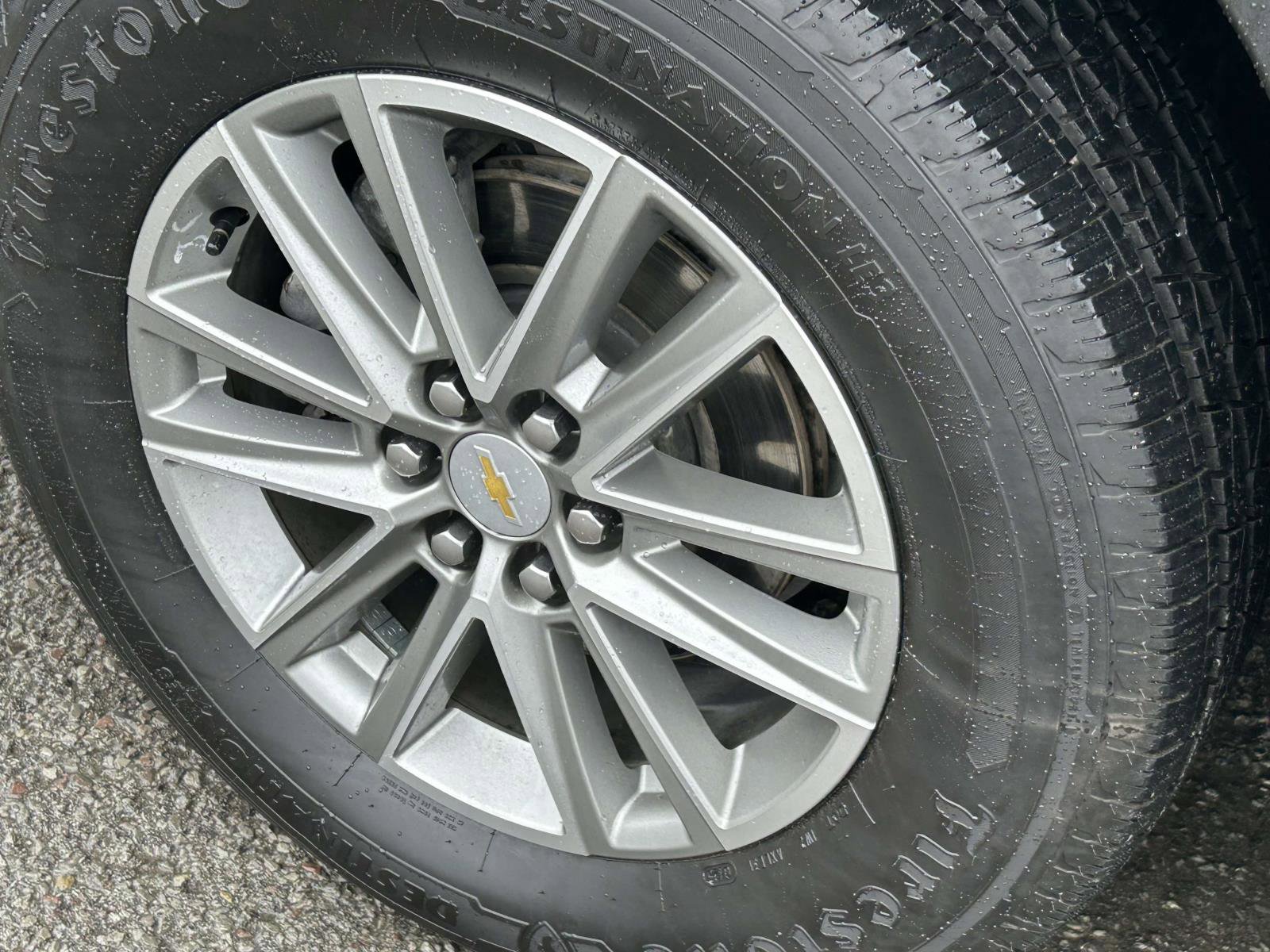 Used 2023 Chevrolet Traverse LT image 9