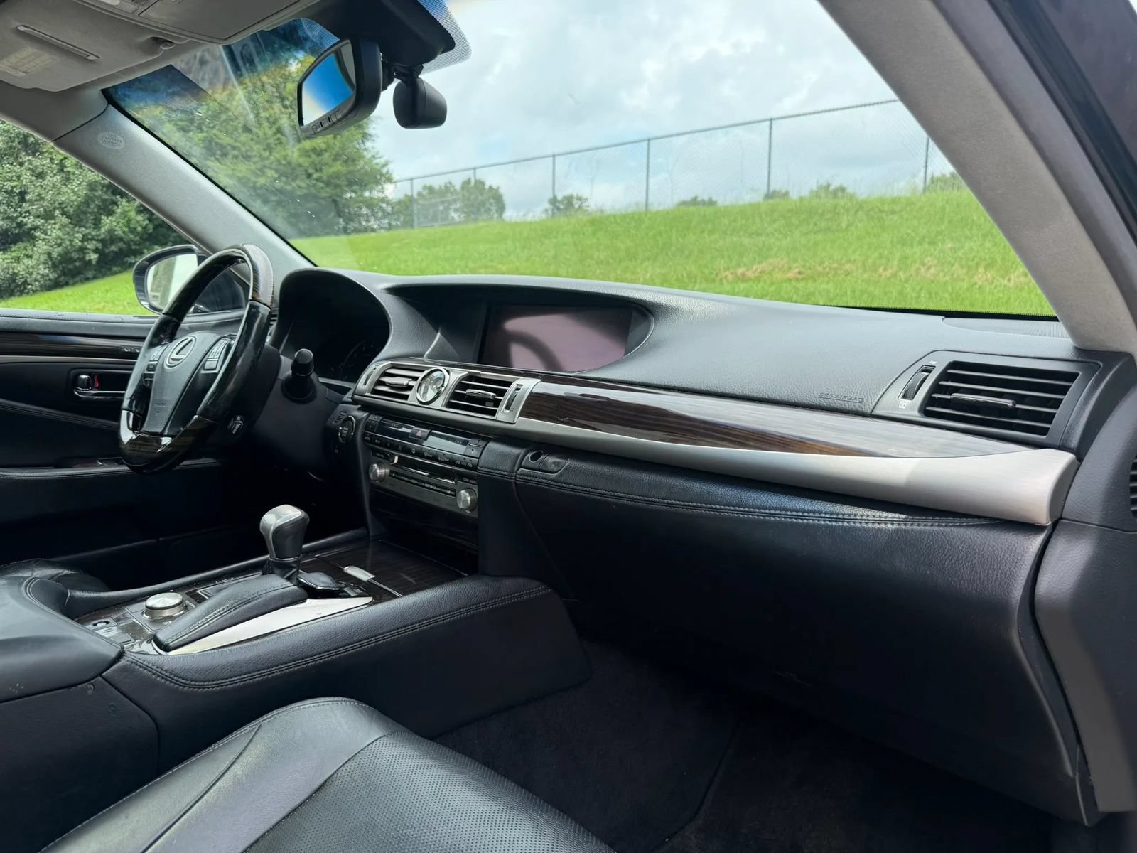 Used 2013 Lexus LS 460 L w/ Preferred Accessory Package RWD image 21