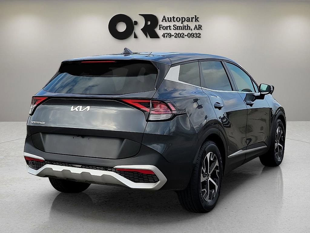 Used 2024 Kia Sportage EX FWD image 5