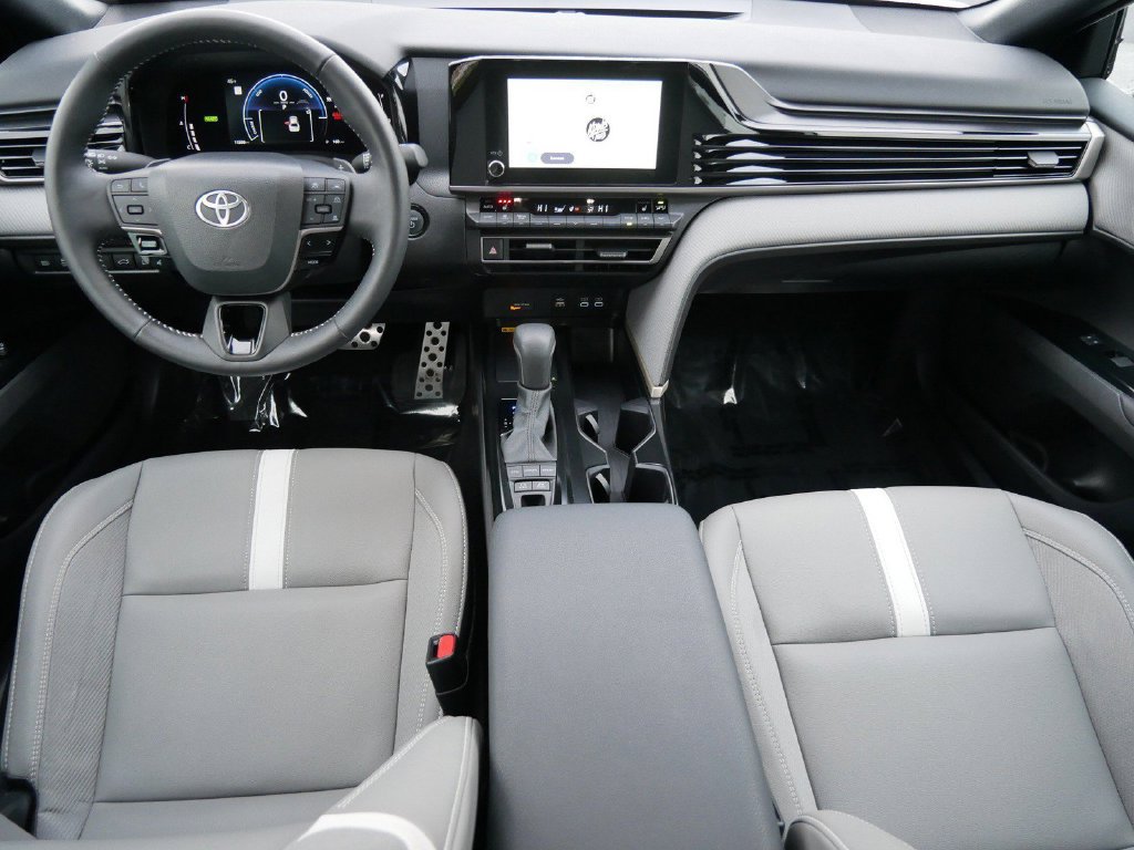 Used 2025 Toyota Camry SE w/ Convenience Package AWD/4WD image 14