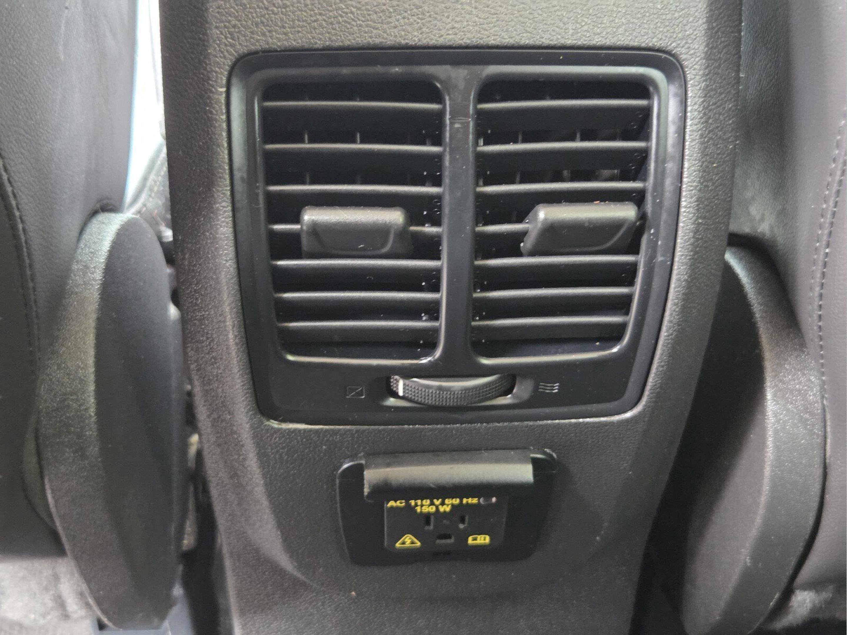 Used 2017 Ford Escape Titanium FWD image 33