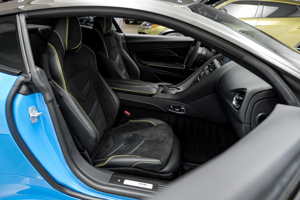 Used 2022 Aston Martin DBS Superleggera RWD image 27