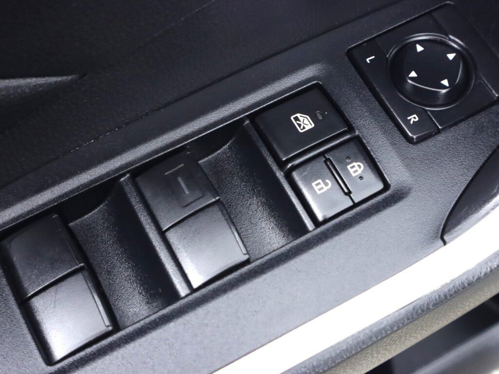 Used 2021 Toyota RAV4 LE image 25