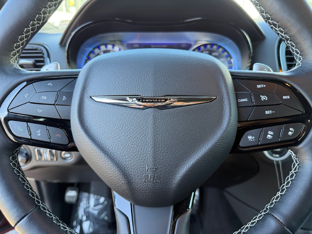 Used 2023 Chrysler 300 C RWD image 21