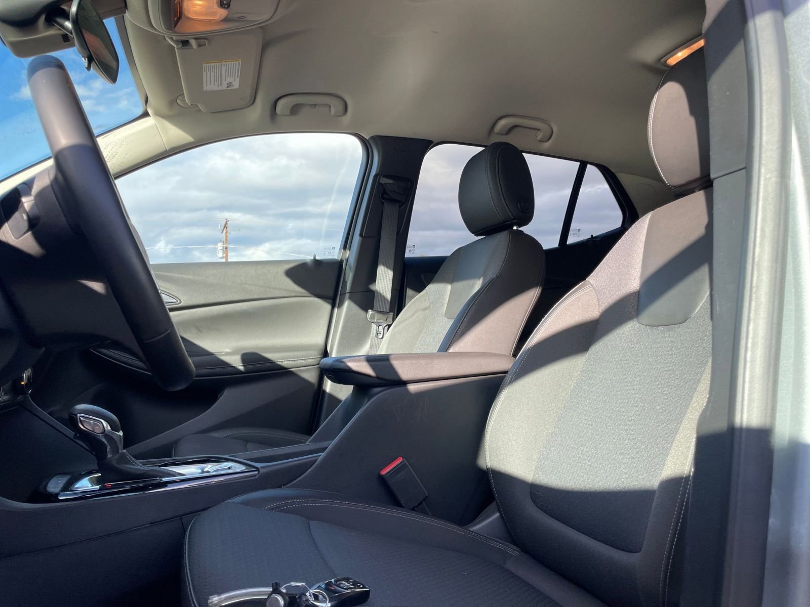 Used 2025 Buick Encore GX Preferred image 25