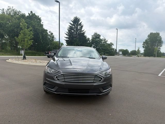 Used 2018 Ford Fusion SE w/ Fusion SE Technology Package FWD image 8