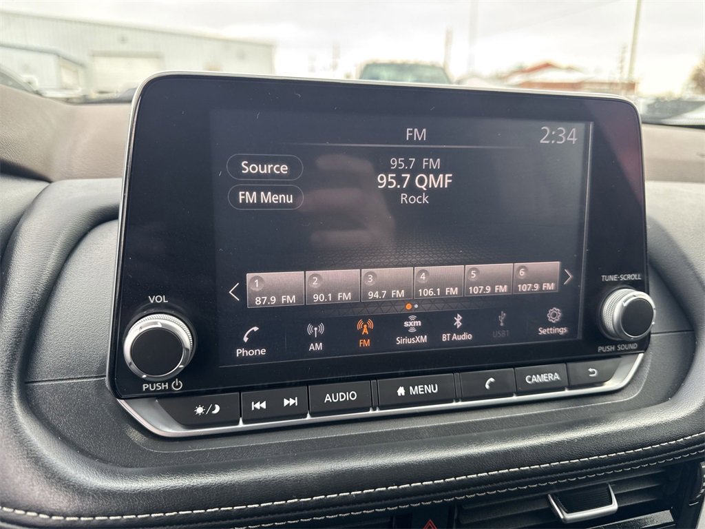 Used 2021 Nissan Rogue SV image 16